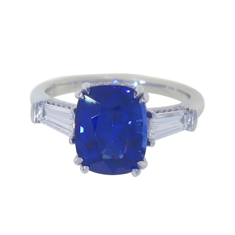 Women's rings glimmering-edge-Blue Sapphire & Diamond Ring