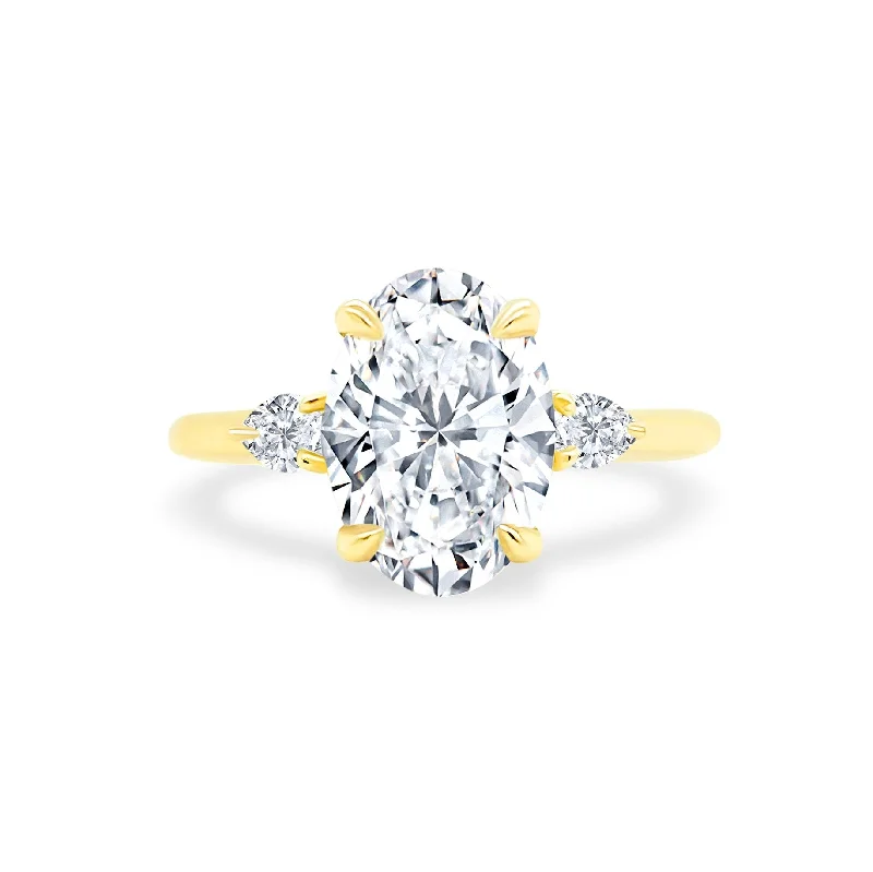 Women's rings luxe-spark-Oval Cut with Pear Cut Side Stones