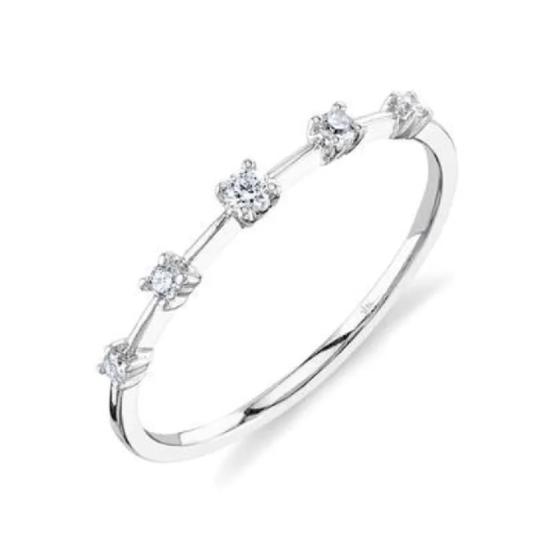 Women's rings breezy-band-4 Prong Graduated Diamond Ring